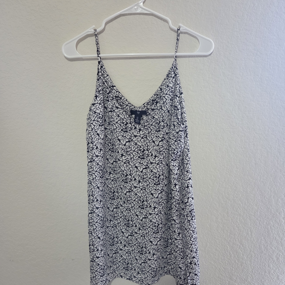 GAP Black and White Leaf Print Top